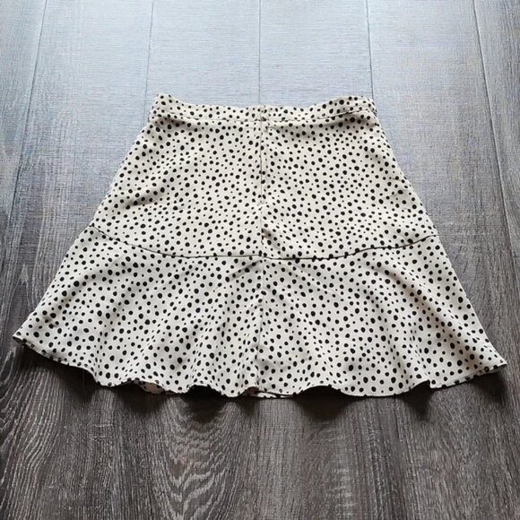 🍁Mi Ami flirty flutter polka dot Mini Skirt 🍁 - Picture 4 of 4